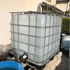 1tタンク　畑などに雨水利用やメダカなどの水槽に