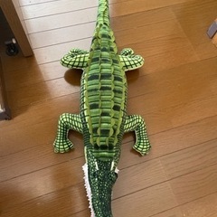 お話中 　ワニのぬいぐるみ