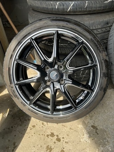 車のパーツ タイヤ、ホイール