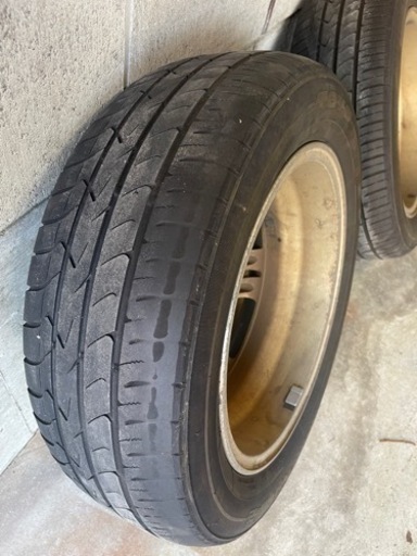 車のパーツ タイヤ、ホイール