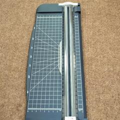 【美品】ペーパーカッター　裁断機