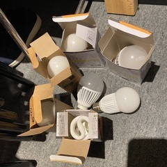電球複数(蛍光)の画像