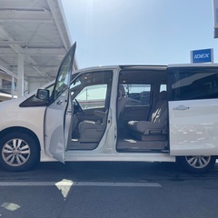 ガソリン代 節約☆S-HYBRID入りました‼️月々1.3万円〜分割払い可❗️車検2年付き！大人気☆ニッサン セレナ☆8人乗り☆フリップダウンモニター付き☆ナビ付き☆走行中DVD観れます☆TVも見れます♪ETC☆バックカメラ☆ドラレコ付きのフル装備☆両側電動スライドドア☆ウィンカーミラー☆事故修復歴無し☆フル装備☆車内広々三列シート‼️の画像