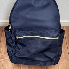 【一部破損】リュックネイビー　バッグ バッグ リュックサック