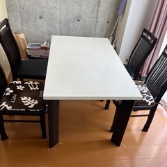 テーブル　イス4脚セット
