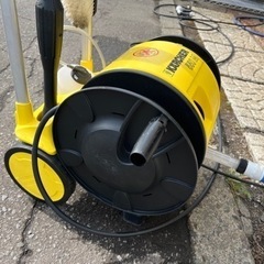 KARCHER ケルヒャー ホースリール付 家庭用 冷水 高圧洗浄機 550M 動作確認済 水漏れナシ 中古品 ①
の画像