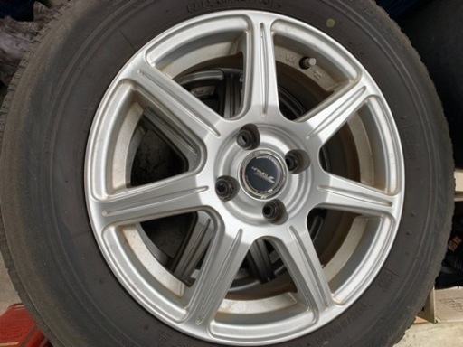 車のパーツ タイヤ、ホイール