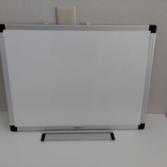 Amazonベーシック ホワイトボード 　60×45cm　800円