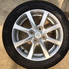 車のパーツ タイヤ、ホイール
