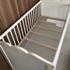 IKEA ベビーベッドの画像