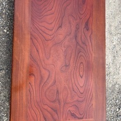 木製テーブルの画像