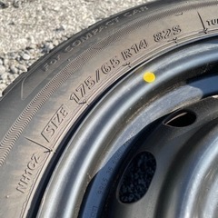 車のパーツ タイヤ、ホイールの画像