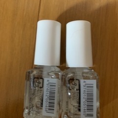 【今週100円】【未使用に近い】「ベースコート（ネイル下地）➕トップコート（ネイル仕上げ）」の画像