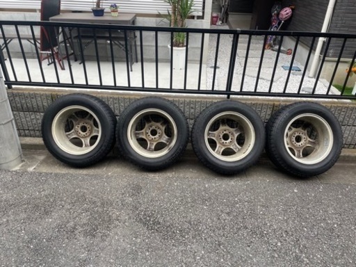 車のパーツ タイヤ、ホイール