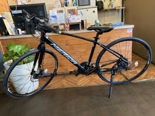 【MERIDA CROSSWAY200前後タイヤ新品！】ディスクブレーキ　アルミフレーム　3×8速　700×28cクロスバイク　ブラック