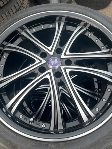 車のパーツ タイヤ、ホイール