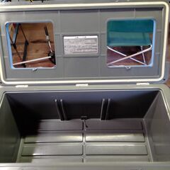 大型クーラーボックス 50L Pluky 小窓あり キャンプ アウトドア BBQ 釣り スポーツ イベントの画像