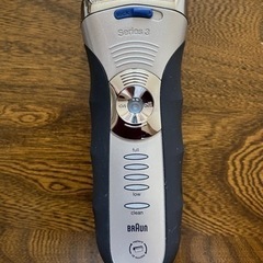BRAUN シリーズ3 メンズ 電気シェーバー 髭剃りの画像