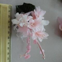 ブローチ?◆造花◆針金が軸で形は整えられます