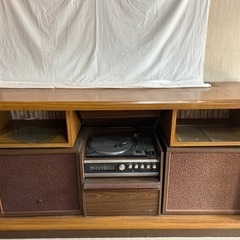 レコードプレイヤー➕家具 収納家具 棚、の画像