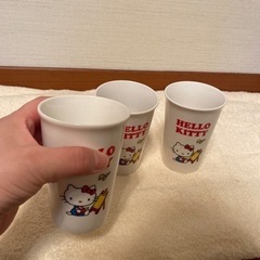 ハローキティ　マグカップ3個セットの画像