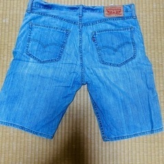 リーバイス　ハーフパンツの画像