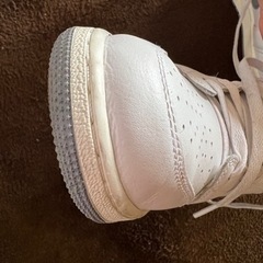 本日　NIKE  Air Jordan 1 Mid 24.5 US6.5Y 灰白の画像
