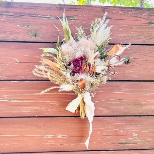 母の日まで価格　上向き、下向き、吊り下げ、フライブルクスワッグ　ブーケ