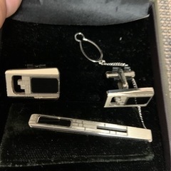 受け渡し者決定　
ネクタイピン&カフス