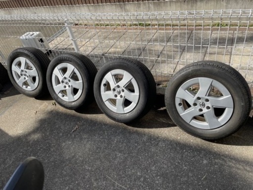 車のパーツ タイヤ、ホイール