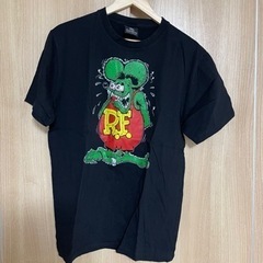 【美品】ブラックTシャツ！