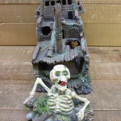 JUNK ジャンク品(欠け有の為) 水槽内オブジェ アクアリウム アクアアンティークアクセサリー 沈没船後部＆どくろ　物々交換対応の画像