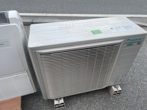 ■中古品 ダイキン 天吊りエアコン ３馬力 業務用 内機FHP80DJ/外機RZRP80BDT 2021年製 リモコン付き 3相200