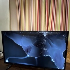 ハイセンスの43インチテレビ（画面割れ）の画像