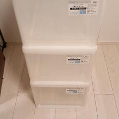 ニトリ プラスチック 収納ケース 残り2つの画像