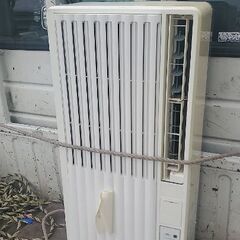 コイズミ窓用エアコン　リモコンなし。枠あり　2011年