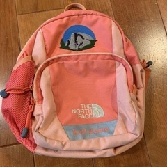 子供用リュックサックと本
