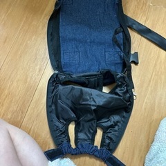 犬用おんぶ紐🐕値下げしました☺️地面の暑い真夏のお散歩にビッタリ❣️おんぶ紐、お値下げしました。😀バック、介護用品、未使用に近いの画像