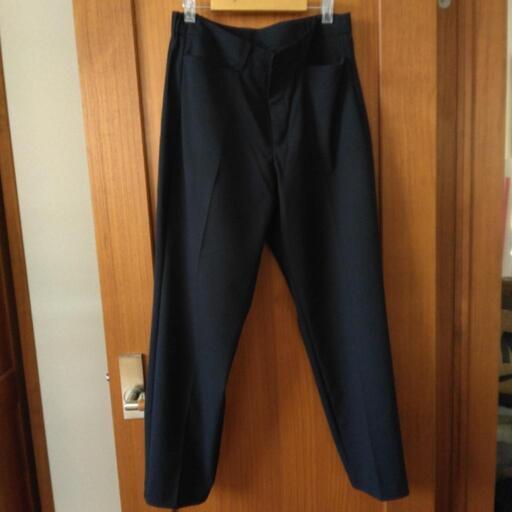GU ウォッシャブル　テーパードパンツ　スーツ　ネイビー　XL　試着のみ