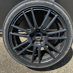 車のパーツ タイヤ、ホイール