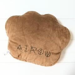 【美品 59%OFF】モンスターハンター アイルー 肉球クッション 40cmBIGの画像
