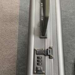 無料です。アタッシュケース希望なければ廃棄