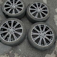 車のパーツ タイヤ、ホイール