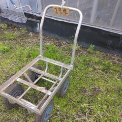 完売です。台車(収穫用コンテナを乗せる)の画像