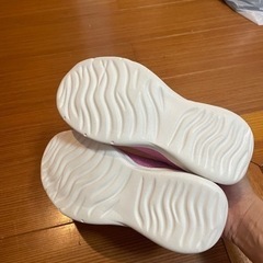 スニーカー　18cm ピンク　光るの画像