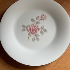 大きめ皿バラの花　金縁有り