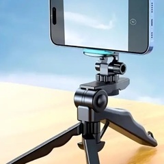 自撮り棒付きのスマートフォン三脚、360度回転可能なスマートフォン用三脚スタンドの画像