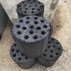 岩手切炭6kg(未開封)マッチ練炭6個、開封済み未使用25kg譲りますの画像