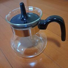 値下げしました。ふた付き2段鉢とコーヒー&ティーサーバーのセットの画像