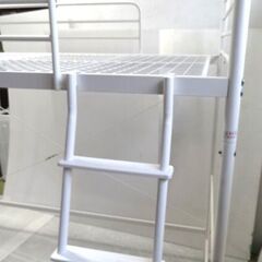 ＊＊＊取引中＊＊＊＊＊＊＊＊＊＊＊＊＊前階段付パイプベッド(宮無)(ハイタイプ) ロフトベッド シングルベッドフレーム  スチールフレーム☆札幌市白石区☆店頭お引き取り歓迎【自社配送は札幌市内限定】【倉庫保管】の画像